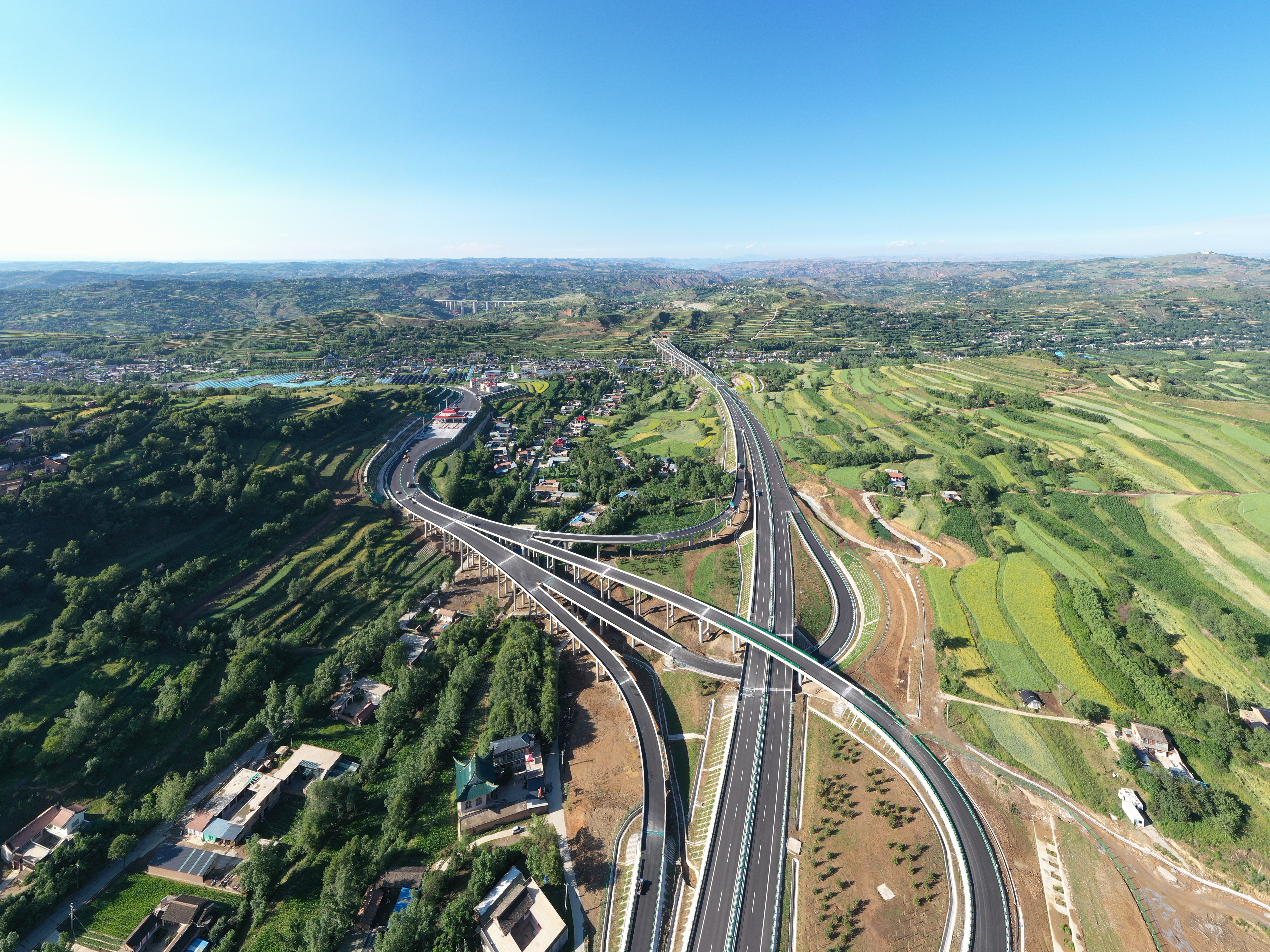 臨大項(xiàng)目營(yíng)灘互通.JPG 臨大項(xiàng)目營(yíng)灘互通.JPG